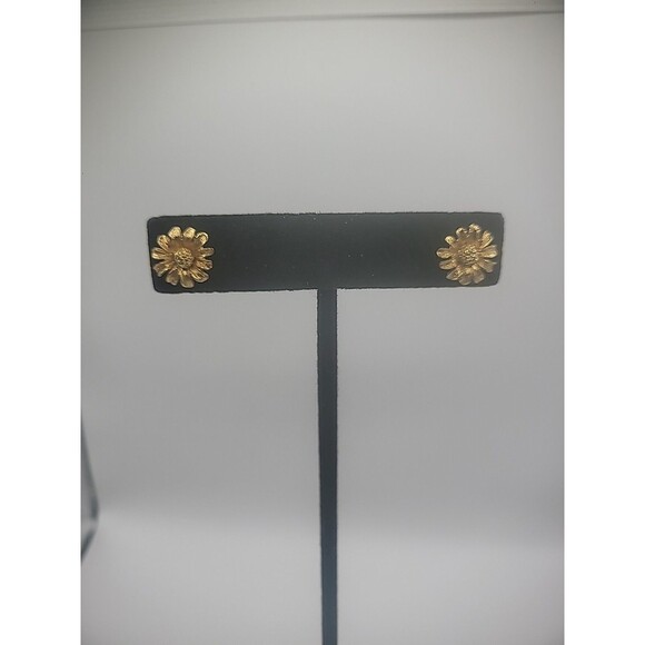 Vintage Gold Tone Flower Daisy Earrings Stud Pierced Jewelry Costume - Picture 1 of 12